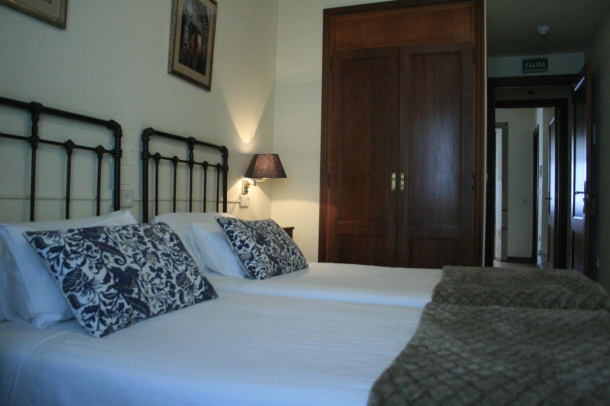 Hotel Real Santiago de Compostela Bagian luar foto